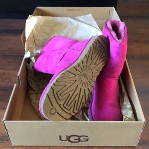 Ugg classic short boots